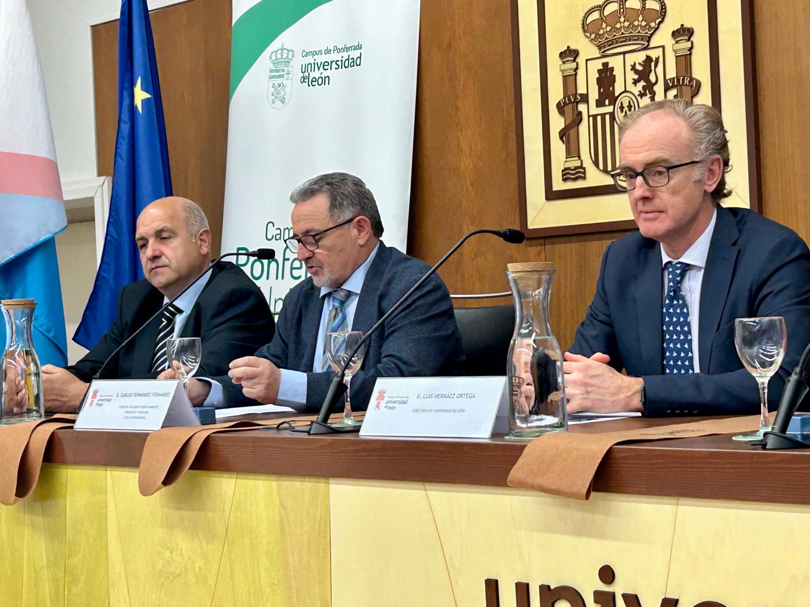 EL COLEGIO PARTICIPA EN EL ACTO ACADÉMICO DE LA ESCUELA DE INGENIERÍA AGRARIA Y FORESTAL DEL CAMPUS DE PONFERRADA