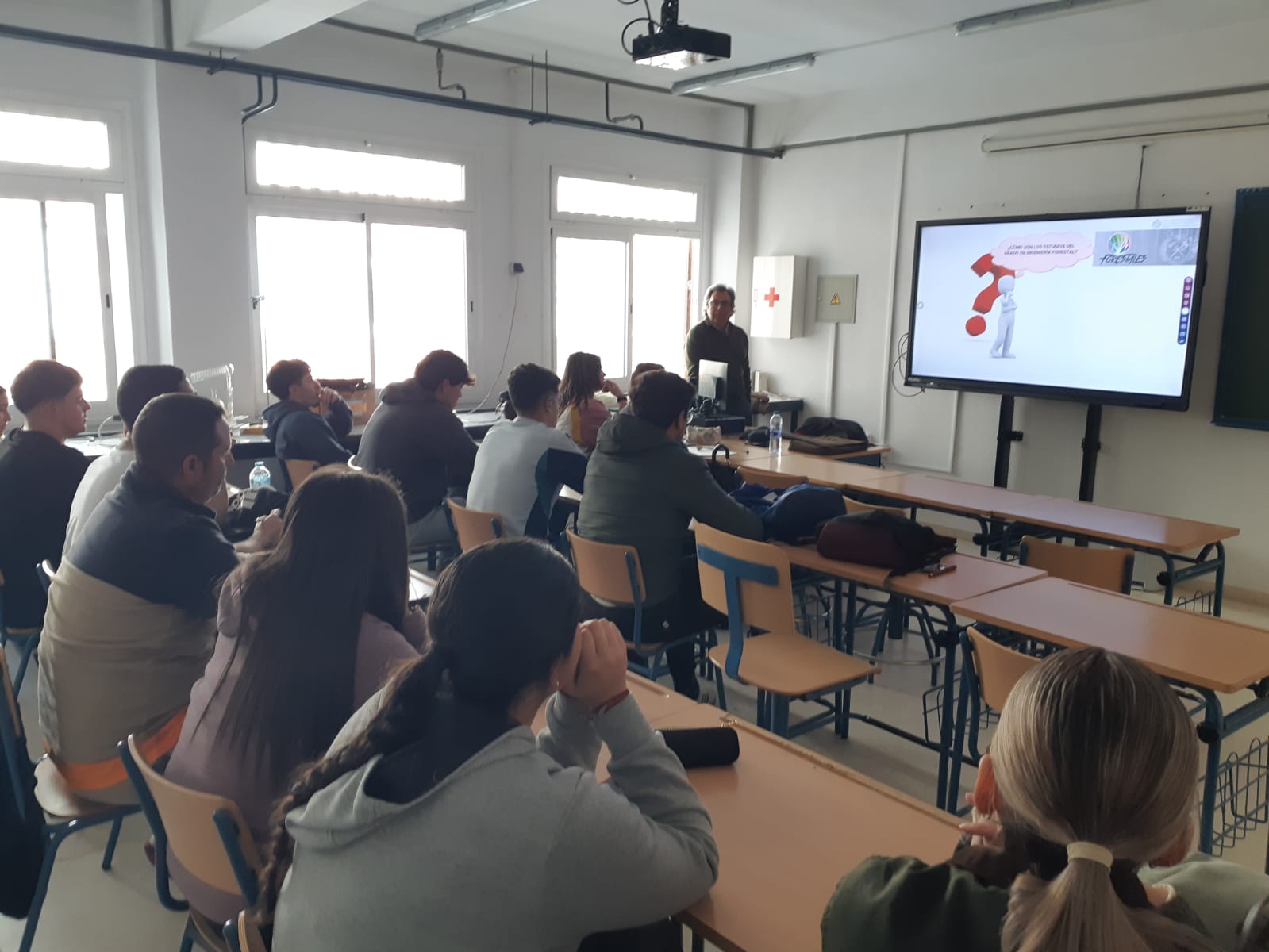 ACERCANDO LA INGENIERÍA FORESTAL A LOS FUTUROS PROFESIONALES EN HUELVA