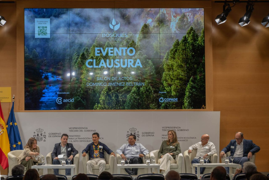 EL COLEGIO PARTICIPA EN LA MESA DE DIÁLOGO DEL PROYECTO BOSQUES VIVOS SOBRE DEFORESTACIÓN IMPORTADA