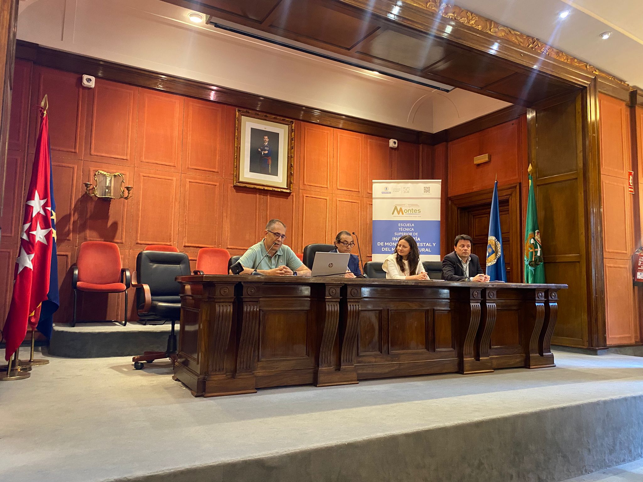 EL COLEGIO PARTICIPA EN LA FERIA DE EMPLEO DE LA ETSI DE MONTES, FORESTAL Y DEL MEDIO NATURAL DE MADRID CON MESA REDONDA Y STAND INFORMATIVO
